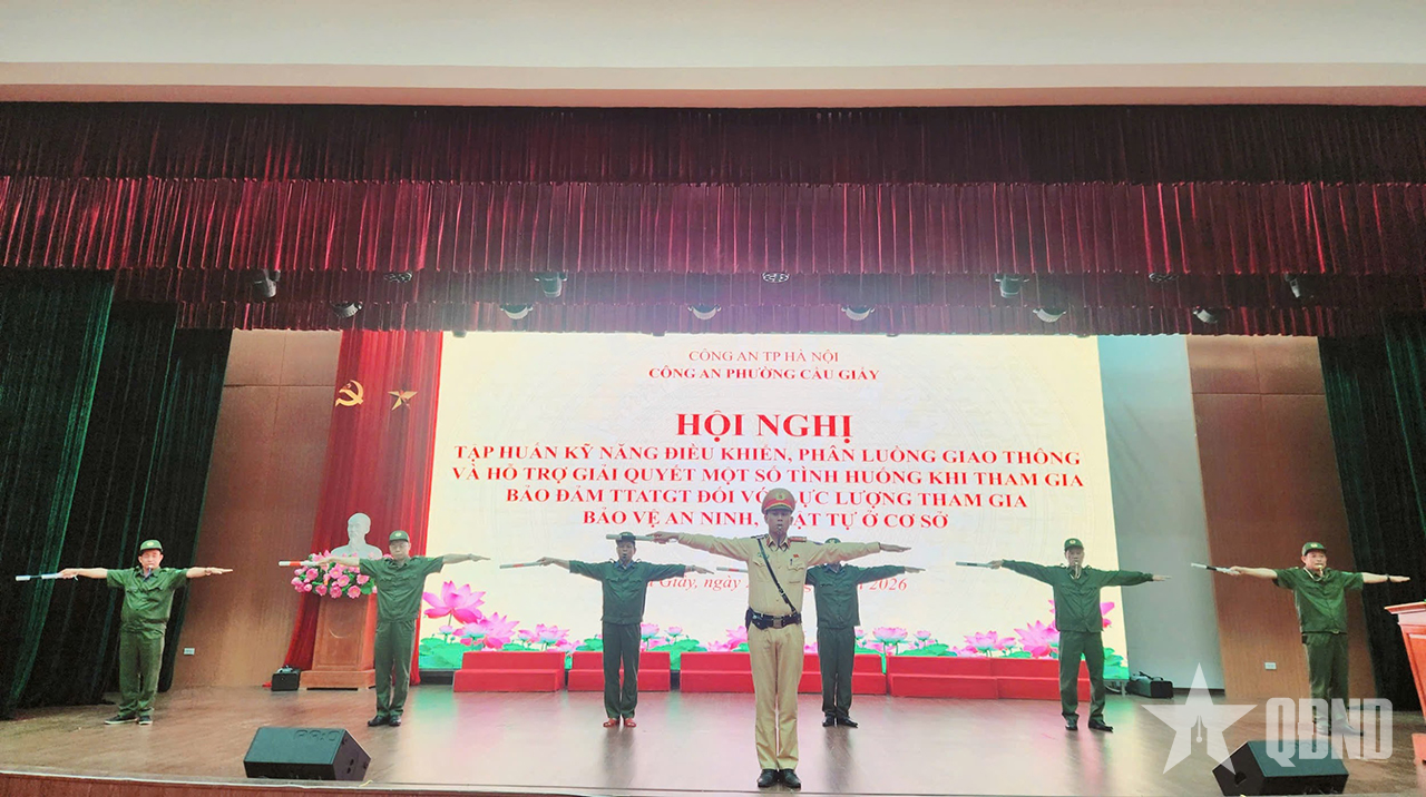 Hà Nội: Tập huấn kỹ năng điều khiển, phân luồng giao thông đối với lực lượng an ninh cơ sở